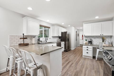 Cook delicious meals in this fully equipped kitchen. You can grab some ingredients from one of the Willamette Valley's many farms.