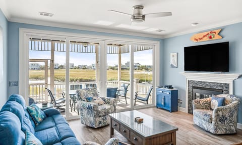 House, Multiple Beds, Balcony, Ocean View | Living area