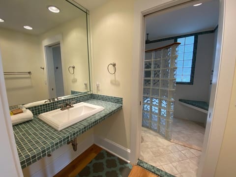 House, Multiple Beds, Kitchen, Ocean View | Bathroom | Designer toiletries, towels