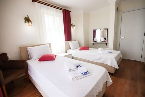 Deluxe Room, 2 Twin Beds | Premium bedding, iron/ironing board, free WiFi, bed sheets