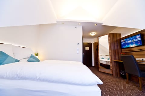 Economy Double Room | 1 bedroom, premium bedding, pillowtop beds, in-room safe