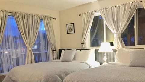 2 Queens Deluxe, Mtn & Park View. (#11) | Free WiFi, bed sheets