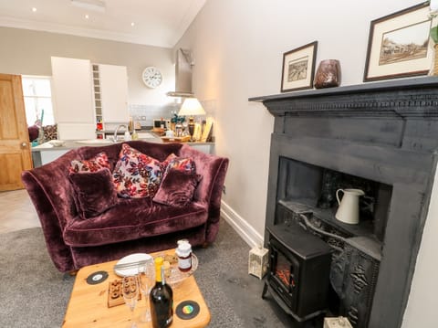 Cottage | 2 bedrooms, individually decorated, individually furnished, free WiFi