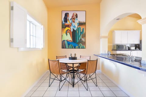 Panoramic House | Dining room