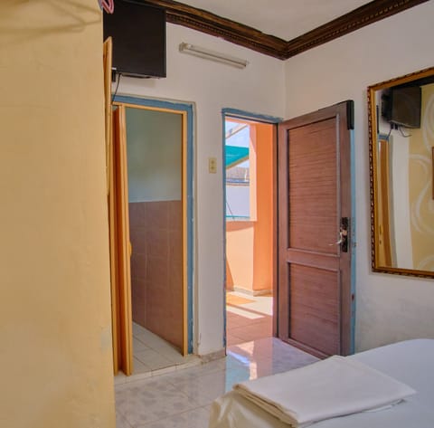 Traditional Double Room | In-room safe, iron/ironing board
