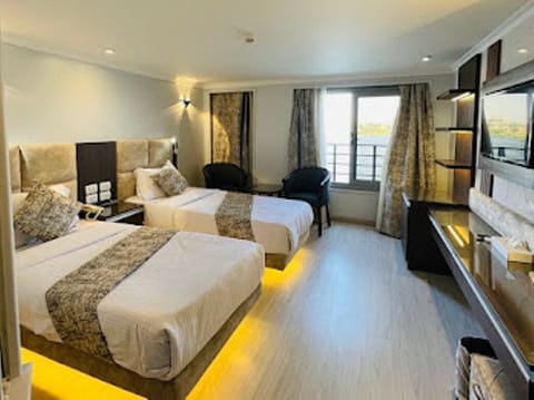 Deluxe Double Room | Premium bedding, down comforters, pillowtop beds, minibar