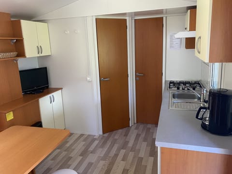 Mobile Home | Private kitchen