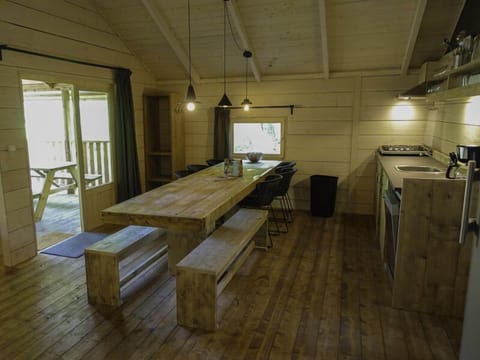 Glamping family lodge 10 | Private kitchen | Stovetop, coffee/tea maker