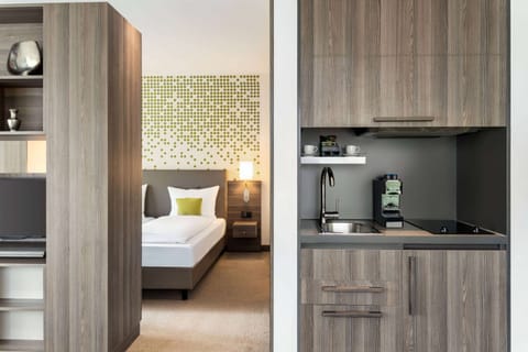 Junior Suite | In-room safe, desk, blackout drapes, soundproofing