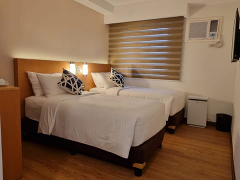 Deluxe Twin Room, 2 Twin Beds | In-room safe, free WiFi, bed sheets