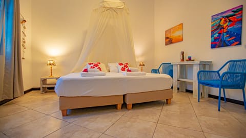 Double Room, 1 King Bed, Private Bathroom, Garden View | 1 bedroom, Select Comfort beds, in-room safe, iron/ironing board