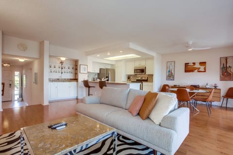 Open concept living room, dining room, and kitchen.