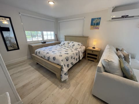 Superior Studio Suite | Free WiFi, bed sheets