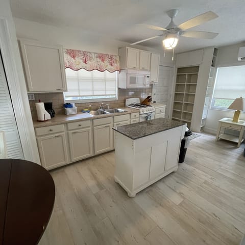 Superior Apartment | Private kitchen | Coffee/tea maker