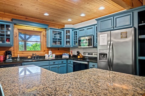 The well-equipped kitchen is sure to please the chef(s) in your group.