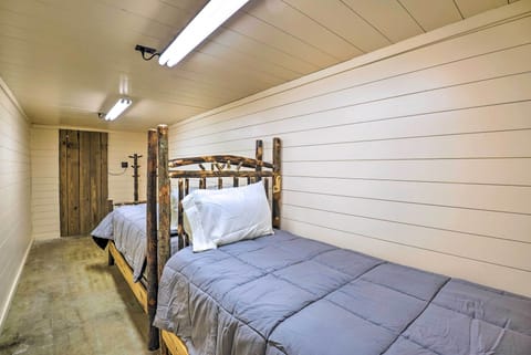 Bedroom 6 | 2 Twin Beds | Basement