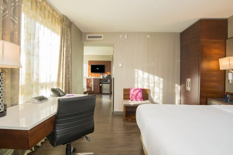 Junior Studio Suite, 1 Queen Bed with Sofa bed | Premium bedding, pillowtop beds, in-room safe, desk