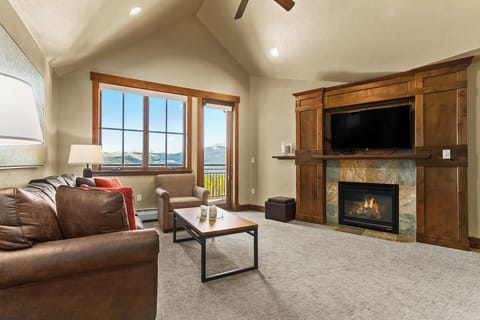 Living room with gas fireplace