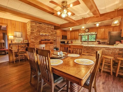Main Level Dining Area