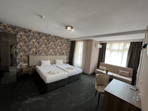 Deluxe Double Room | In-room safe, desk, iron/ironing board, free WiFi