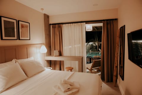 Deluxe Double Room with Balcony | Blackout drapes, free WiFi