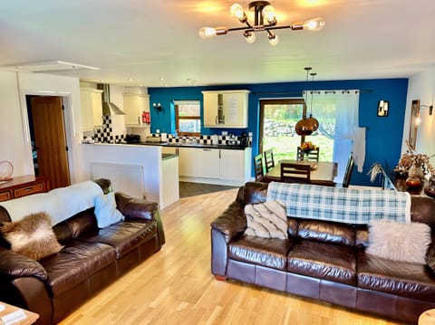 Cottage | Living area