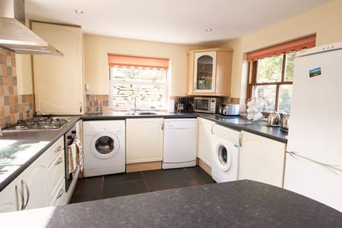 Beckside Cottage kitchen