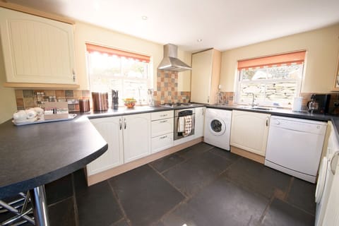 Beckside Cottage kitchen