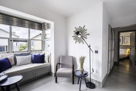 Luxury Studio Suite | Living area | Smart TV