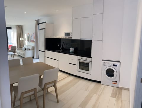 Premium Apartment, 3 Bedrooms, Terrace | Private kitchen | Fridge, microwave, oven, stovetop