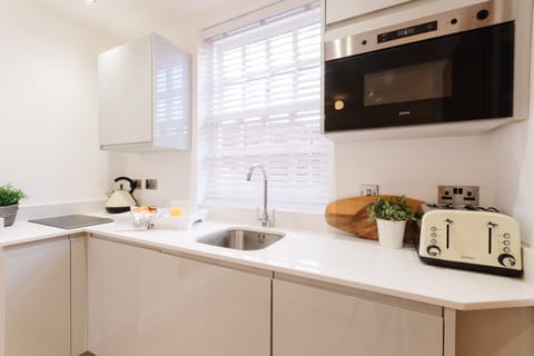 Luxury Apartment, 1 Double Bed with Sofa bed | Private kitchen | Full-size fridge, microwave, stovetop, toaster