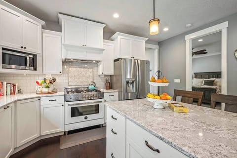 8. Modern Kitchen w/ modern appliances.