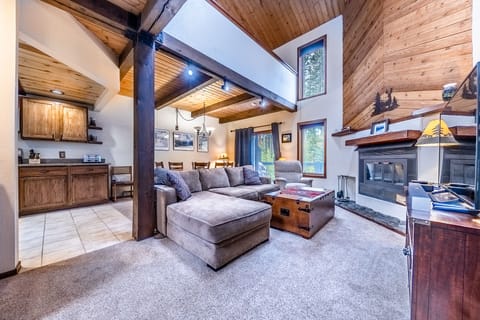 Living room - Big sofa, fire place and TV