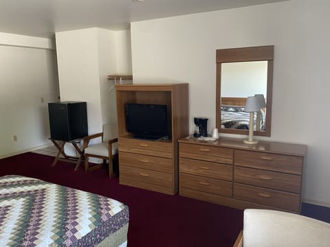 Basic Double Room | Individually furnished, free WiFi, bed sheets