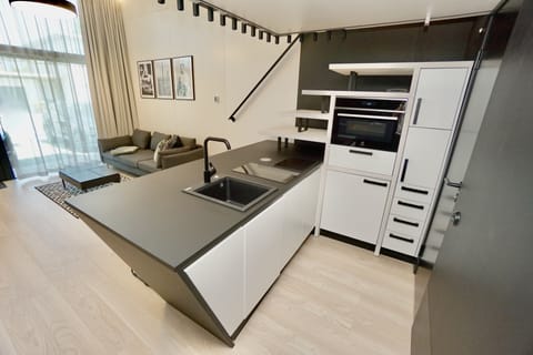 Comfort Apartment | Private kitchen | Fridge, oven, stovetop, dishwasher