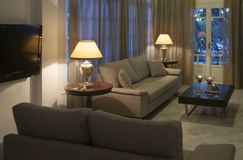 18-inch plasma TV with satellite channels, TV