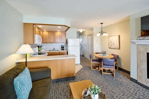 Enjoy a full kitchen and dining area