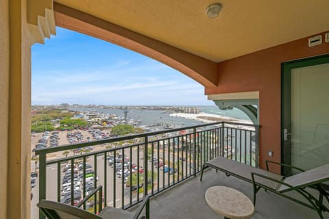 Emerald Grande 707 Balcony