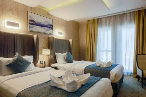 Royal Suite | Minibar, desk, soundproofing, free WiFi