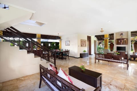 3 Bedroom Pool Villa | Living area | 32-inch TV with cable channels