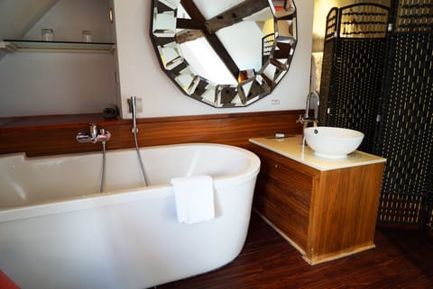 Romantic Double Room, 1 Bedroom | Bathroom | Combined shower/tub, free toiletries, hair dryer, bathrobes