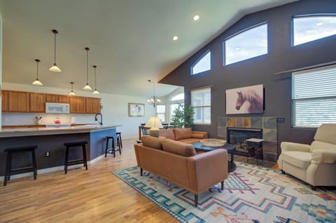 Large open concept living area (fireplace decorative only)