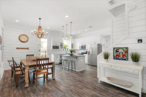 Freestyle's carefree vibe is sure to put a smile on your face!