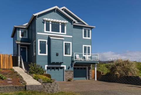 Welcome to Nye Ki-Ki! Nye Beach is the place to be!