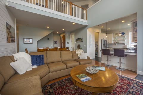 Looking into the kitchen 