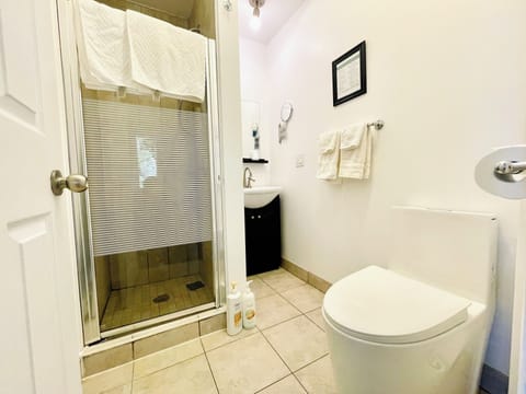 Comfort Double Room, 1 Queen Bed with Sofa bed, Mountain View, Lakeside | Bathroom | Shower, hair dryer, towels