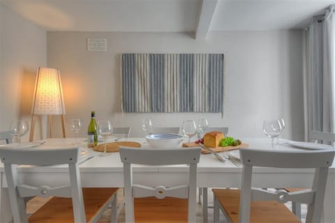 Cottage | Private kitchen | Fridge, dishwasher, cookware/dishes/utensils