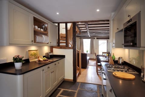 No. 2 The Forge Coniston kitchen