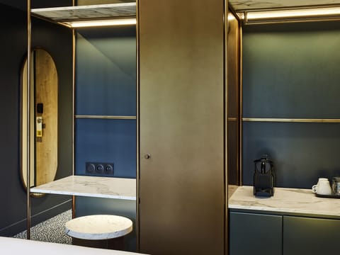 Comfort Room, 1 Double Bed, Balcony | Minibar, in-room safe, blackout drapes, soundproofing