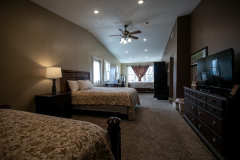 Family Room (Historic Building, No Elevator) | Free WiFi, bed sheets